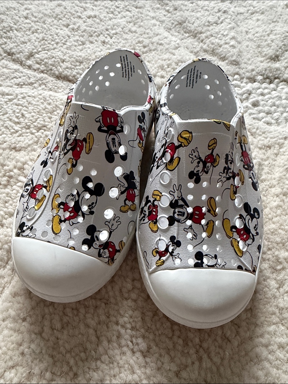 Native c7 Kids Mickey Mouse White Slip-On Shoes